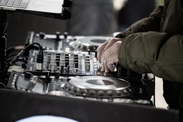 corporate event dj vs wedding dj in lancaster pa, orama production